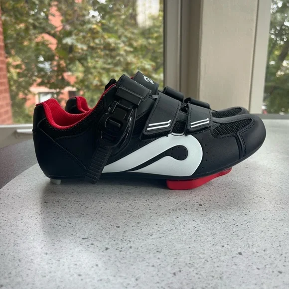 Peloton Black and White Cycling Shoes - Picture 2 of 4